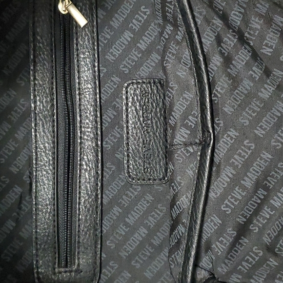 STEVE MADDEN SET Backback w/Matching Wrist Mini bag in Coral & Blk Gold Accents